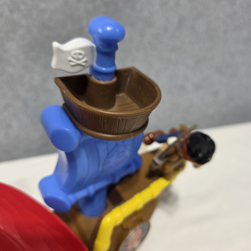 Disney Jake & the Never Land Pirates Ship Bathtub Playset w/ Jake figure - Picture 12 of 14